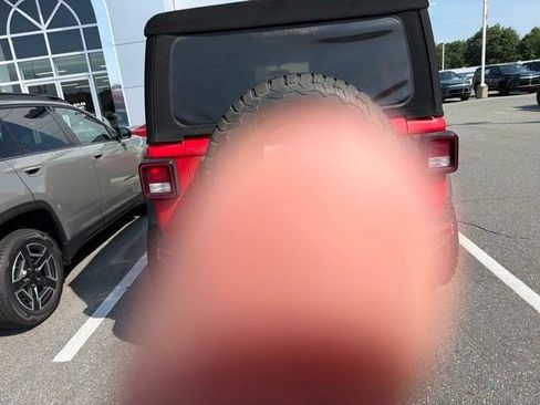 Used 2018 Jeep Wrangler Unlimited Sport S AWD/4WD image 4