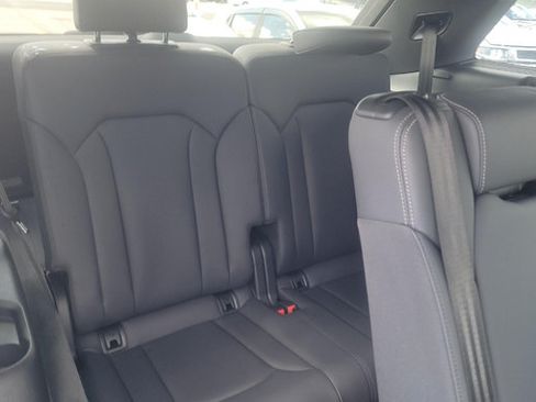 Used 2025 Audi Q7 3.0T Premium Plus AWD/4WD image 10