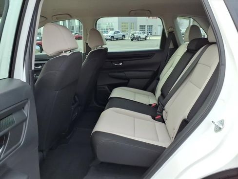 Used 2023 Honda CR-V LX image 4