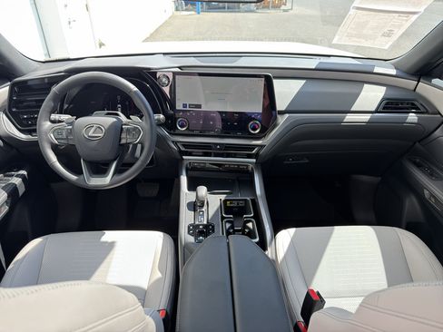 Used 2026 Lexus TX 350 AWD w/ Technology Package image 36