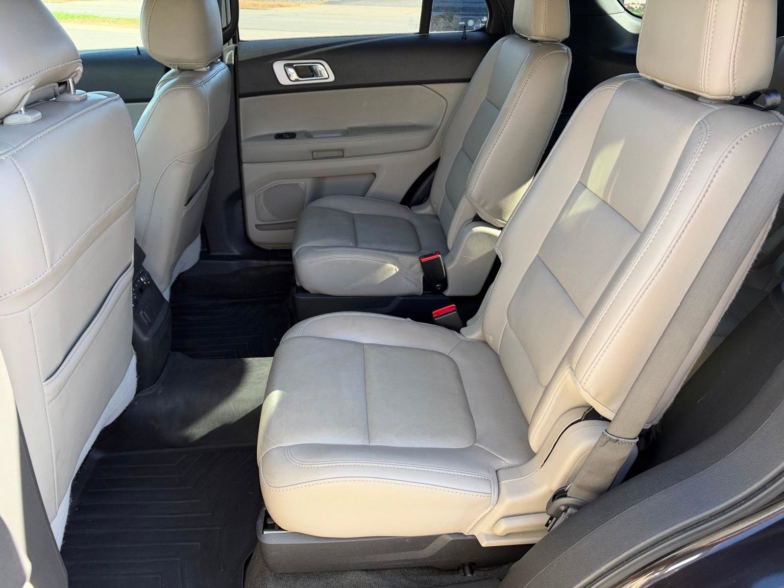 Used 2014 Ford Explorer XLT w/ Equipment Group 202A AWD/4WD image 8
