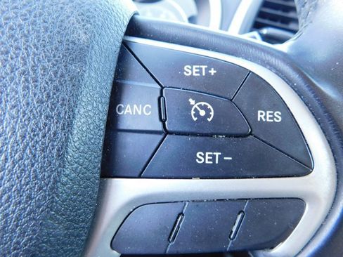 Used 2015 Jeep Cherokee Latitude image 14