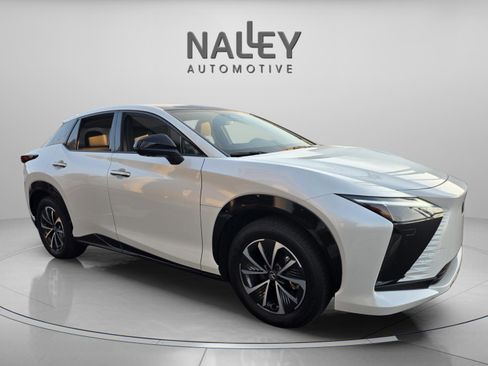 Used 2025 Lexus RZ 300e RZ 300e Premium w/ Accessory Package (Z1) image 6