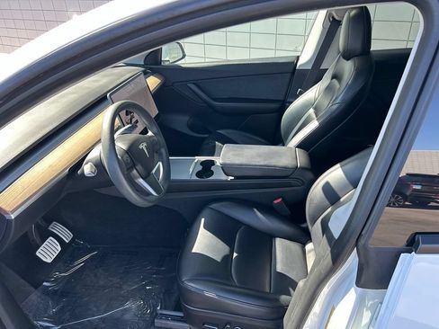 Used 2022 Tesla Model Y Performance AWD/4WD image 13