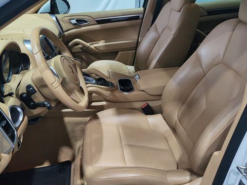 Used 2014 Porsche Cayenne Platinum Edition AWD/4WD image 26