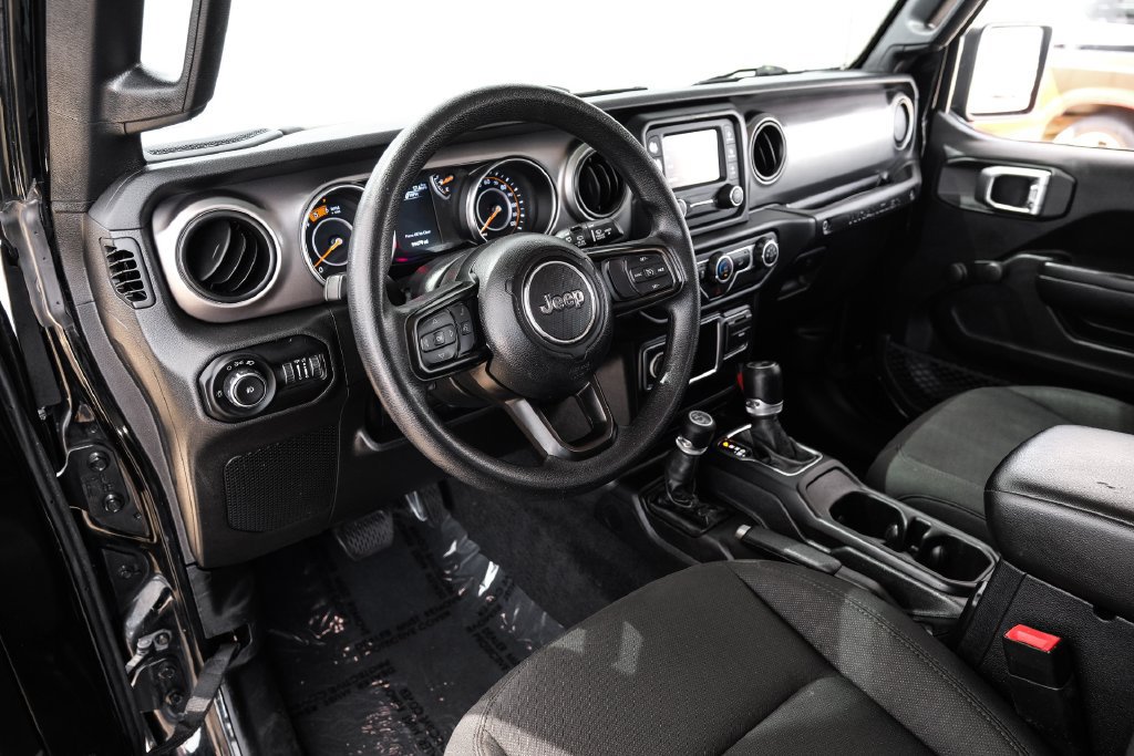 Used 2020 Jeep Wrangler Unlimited Sport AWD/4WD image 3