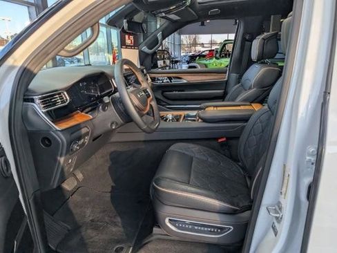 New 2025 Jeep Grand Wagoneer Series III w/ HD Trailer Tow Package AWD/4WD image 7
