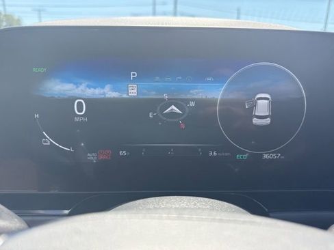 Used 2023 Kia Niro Wind w/ Wind Preserve Package FWD image 23