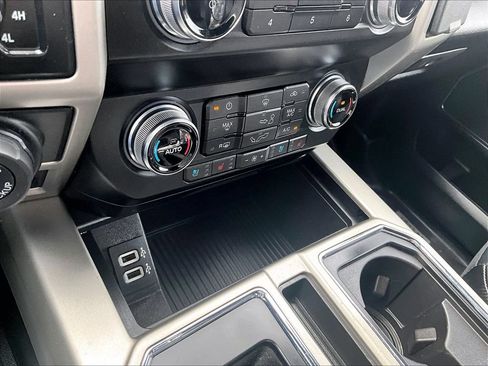 Used 2019 Ford F150 Lariat w/ Equipment Group 502A Luxury AWD/4WD image 33