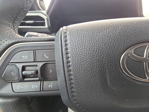 Used 2025 Toyota 4Runner Limited image 17