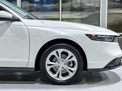 Used 2024 Honda Accord LX image 33