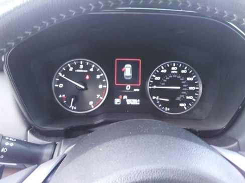 Used 2023 Subaru Outback Premium AWD/4WD image 3