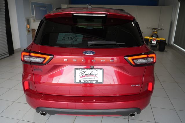 Used 2023 Ford Escape ST-Line AWD/4WD image 8