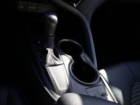 Used 2024 Toyota Camry SE image 25