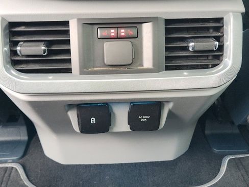 Used 2023 Ford F150 Limited image 43