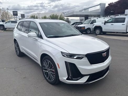 Used 2025 Cadillac XT6 Sport AWD/4WD image 3