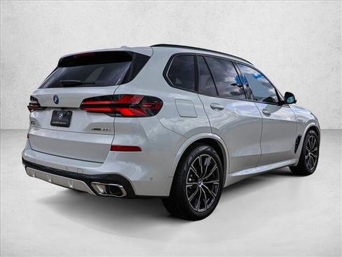 Used 2026 BMW X5 xDrive50e w/ M Sport Package AWD/4WD image 5