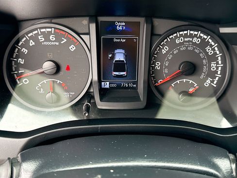Used 2022 Toyota Tacoma SR AWD/4WD image 36