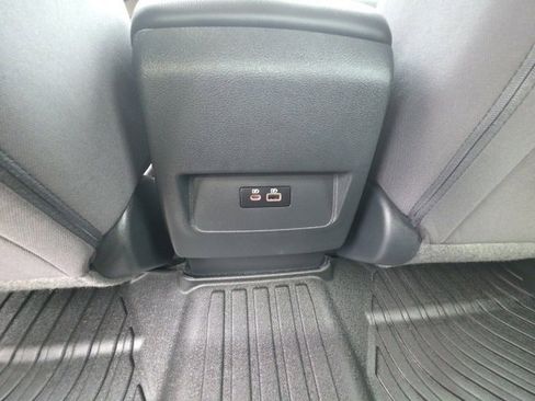 Used 2025 Nissan Frontier S image 25