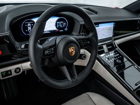 Certified 2024 Porsche Panamera 4 image 13