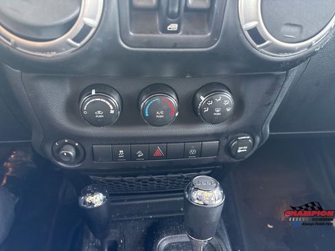 Used 2015 Jeep Wrangler Unlimited Sahara w/ Dual Top Group image 19