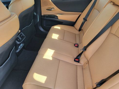 New 2025 Lexus ES 300h w/ Premium Package image 23