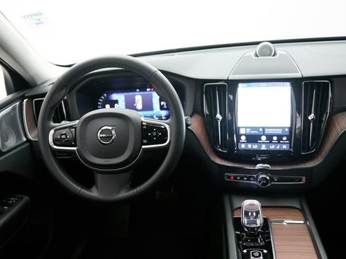 Certified 2023 Volvo XC60 T8 Ultimate w/ Climate Package AWD/4WD image 28