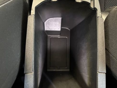 Used 2024 GMC Terrain SLE FWD image 33