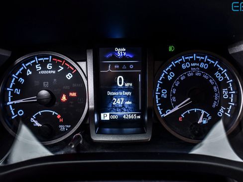 Used 2023 Toyota Tacoma TRD Off-Road w/ Technology Package image 18