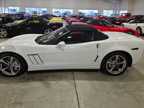 Used 2013 Chevrolet Corvette Grand Sport w/ 2LT Preferred Equipment Group image 36