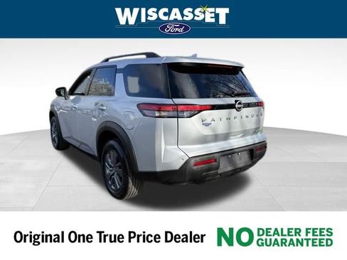 Used 2024 Nissan Pathfinder SV image 24