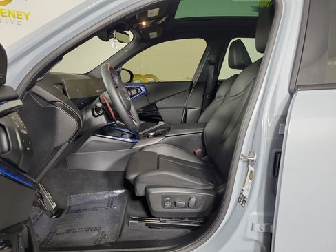 Certified 2025 BMW X3 M50 w/ Premium Package image 9
