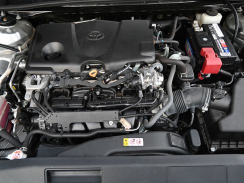 Used 2021 Toyota Camry SE image 35