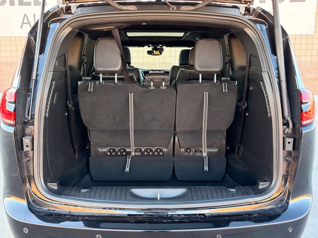 Used 2026 Chrysler Pacifica Limited FWD image 20