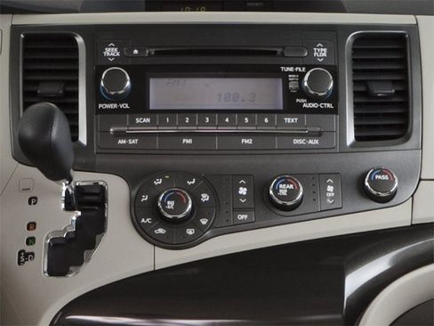 Used 2011 Toyota Sienna XLE w/ Premium Pkg FWD image 10