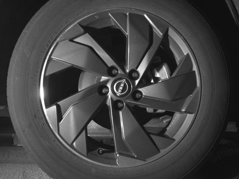Used 2025 Nissan Rogue SV FWD image 16