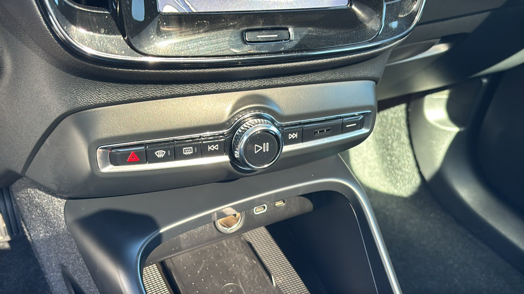 Certified 2023 Volvo C40 P8 Recharge Plus w/ Climate Package AWD/4WD image 20