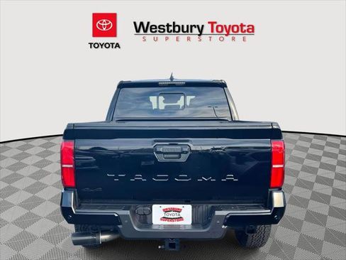 Certified 2025 Toyota Tacoma TRD Off-Road image 8