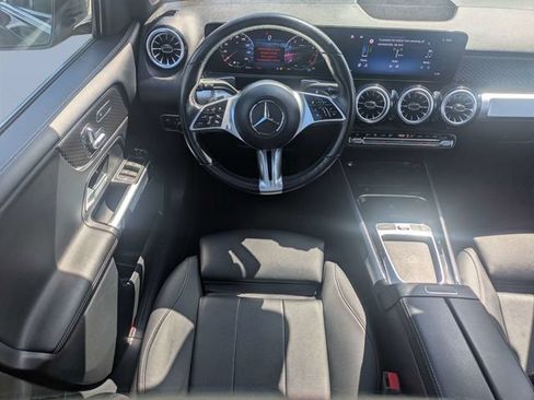 Used 2025 Mercedes-Benz GLB 250 image 17