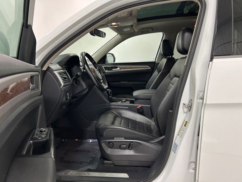Used 2019 Volkswagen Atlas SEL Premium AWD/4WD image 4