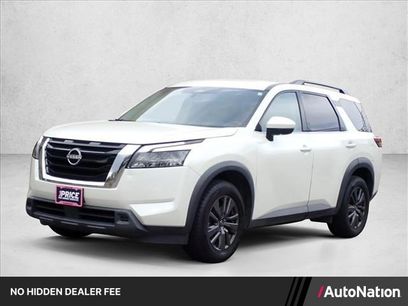 Used 2023 Nissan Pathfinder SV