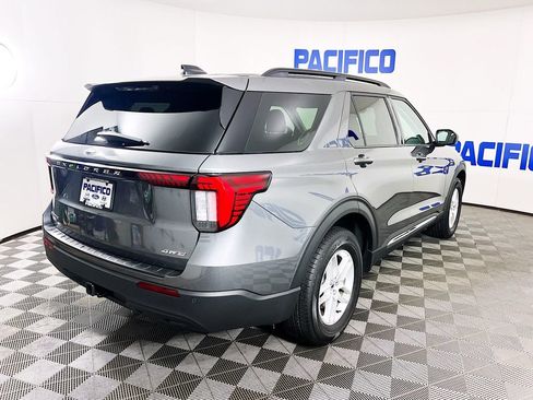 Used 2025 Ford Explorer Active image 10