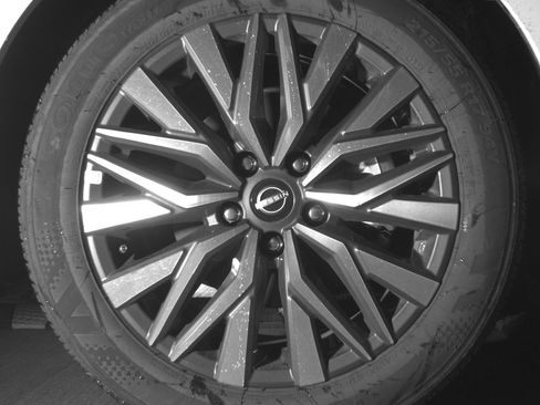 Used 2025 Nissan Altima 2.5 SV image 13