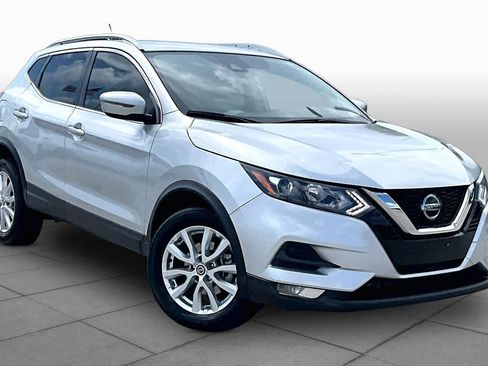 Used 2022 Nissan Rogue Sport SV FWD image 2