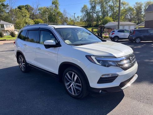 Used 2016 Honda Pilot Touring image 3