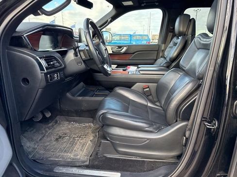 Used 2023 Lincoln Navigator L Reserve image 2