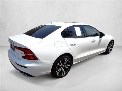 Used 2022 Volvo S60 B5 R-Design w/ Advanced Package FWD image 4