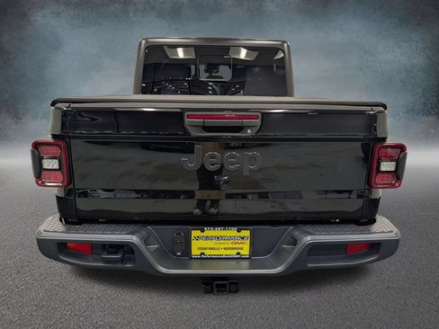 Used 2025 Jeep Gladiator Sport AWD/4WD image 5