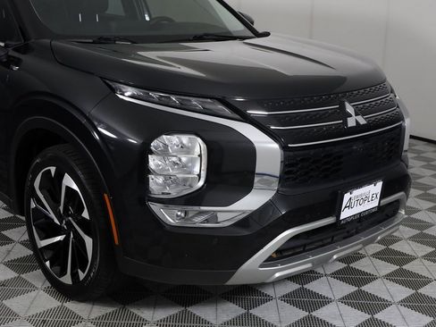 Used 2023 Mitsubishi Outlander SE image 45