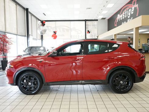 Used 2024 Dodge Hornet R/T Plus w/ R/T Blacktop Package AWD/4WD image 4